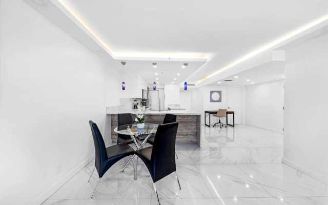 Serene and Modern Apartment Centrally Located