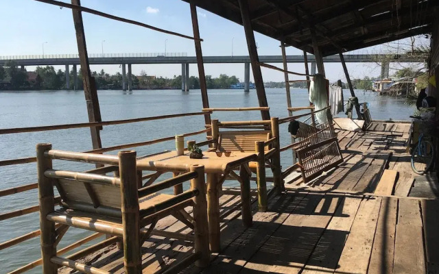 River House at Wat-Yai