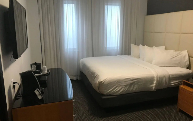 Streamline Hotel