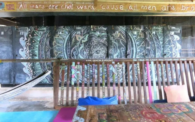 Paglaom Hostel - Adults Only