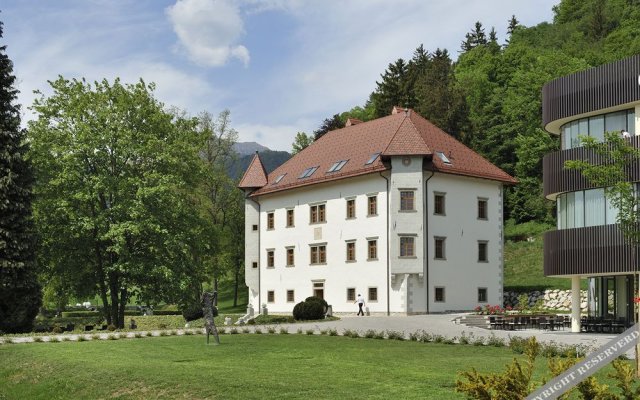 Lambergh Château & Hotel