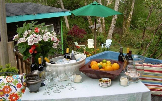 Salmonberry Inn & Beach House