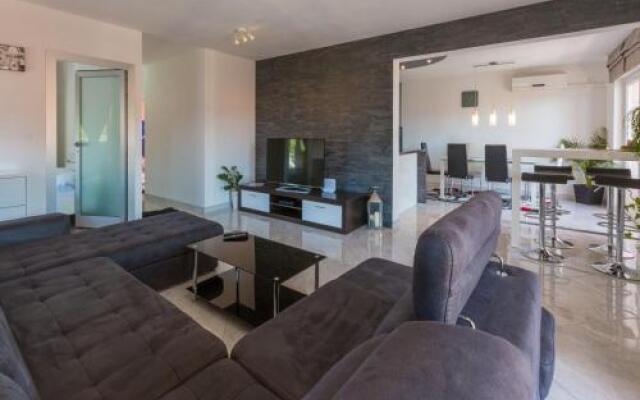 Apartments KETY