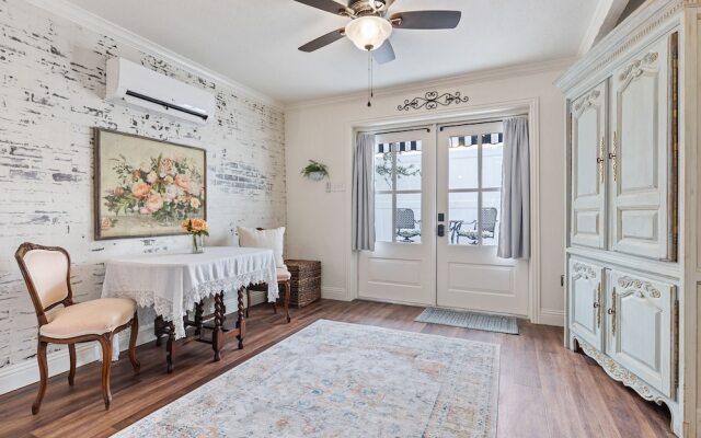 The Old Liberty Schoolhouse B&B