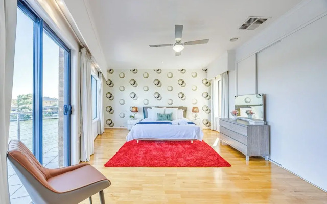 StayAU 6BR Deluxe Lakeview Point Cook