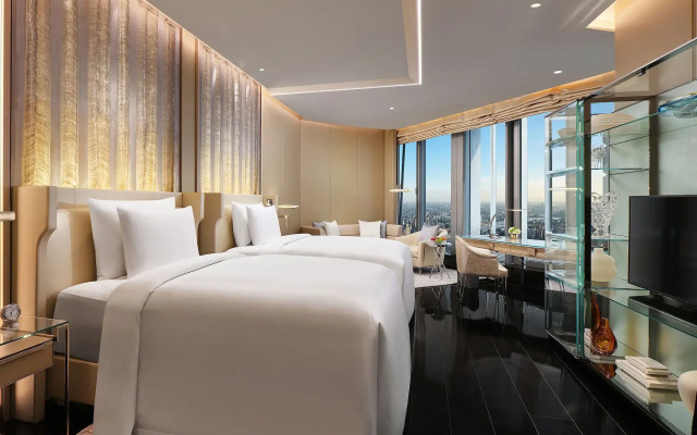 J Hotel, Shanghai Tower