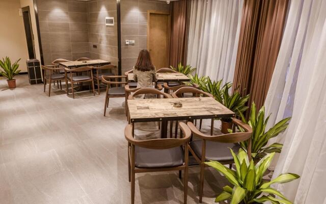 James Joyce Coffetel Dongxiaonan
