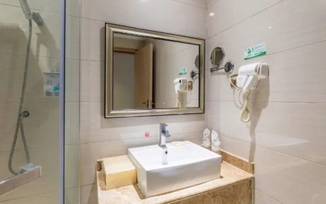 Jintan Square South Great Wall Hotel (Tongren Station Branch)