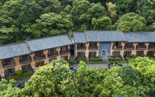 Qingshui Lake Farmhouse