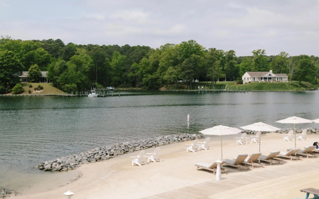The Tides Inn
