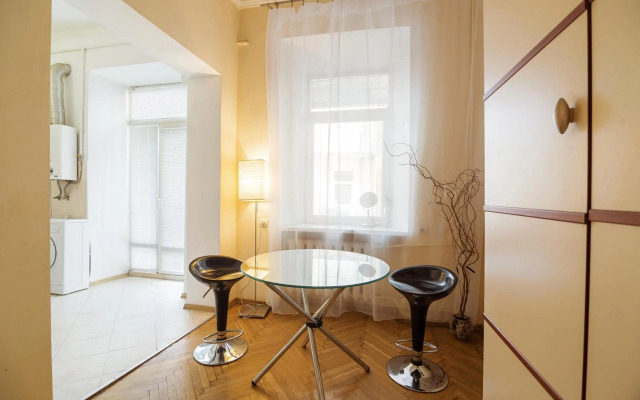 Апартаменти біля площі Ринок