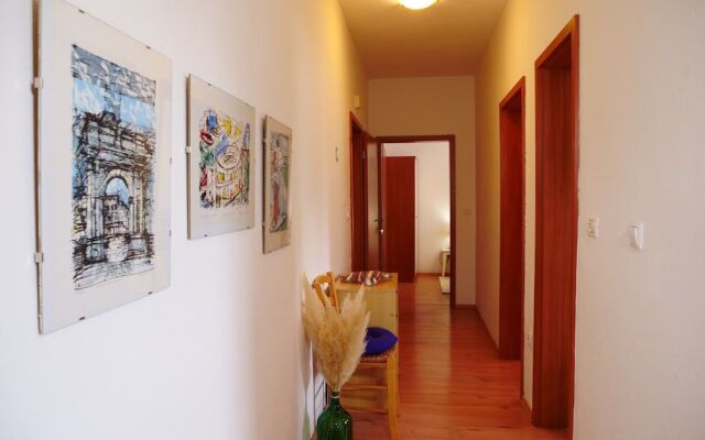 Apartment and Rooms Vilma