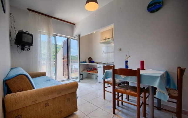 Apartments Malo Lago