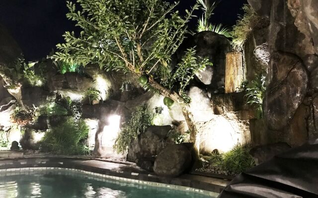 The Flintstones - by MANASUI villa