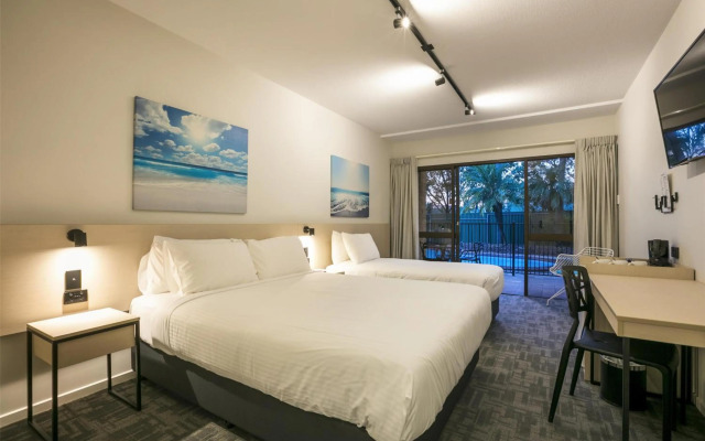 Nightcap at Kawana Waters Hotel