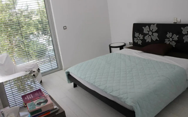 Katerina House