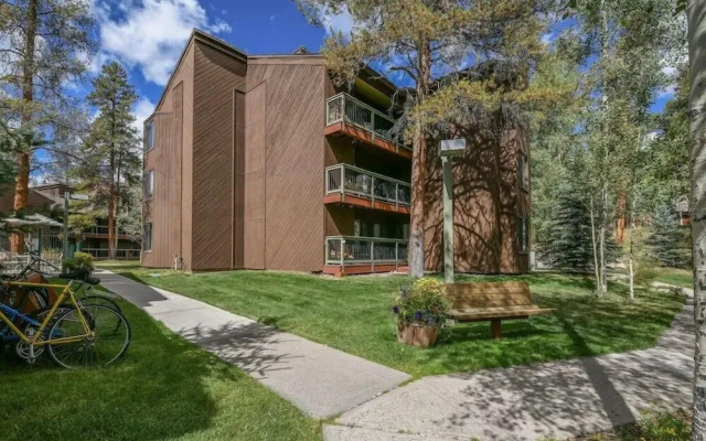 1014 Wild Irishman 2 Bedroom Condo by Redawning