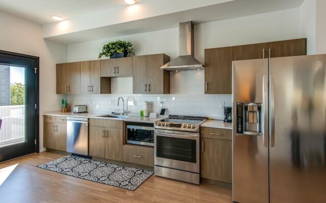 920un315 1 Bedroom Condo