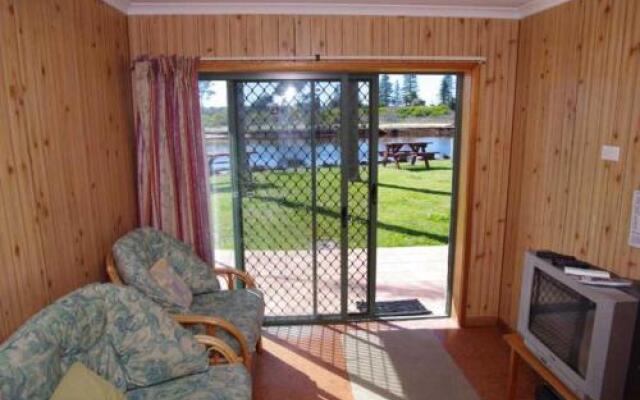 Beachfront 5, 25 Willow Street