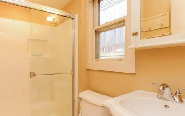 The Swallow - Three Bedroom Villa, Sleeps 7