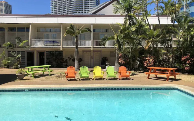 Hawaiiana Hotel