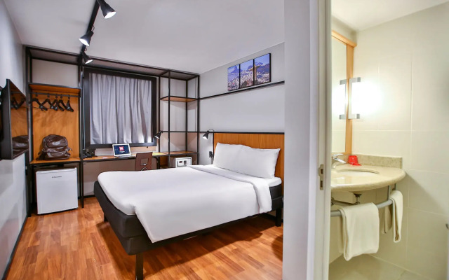 ibis Copacabana Posto 2 Hotel
