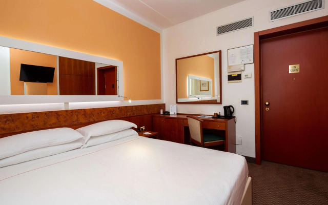 Jet Hotel, Sure Hotel Collection by Best Western