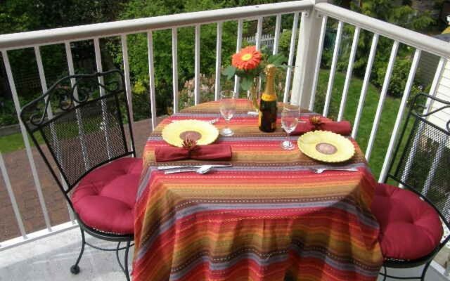 Fisher House Victoria Bed and Breakfast