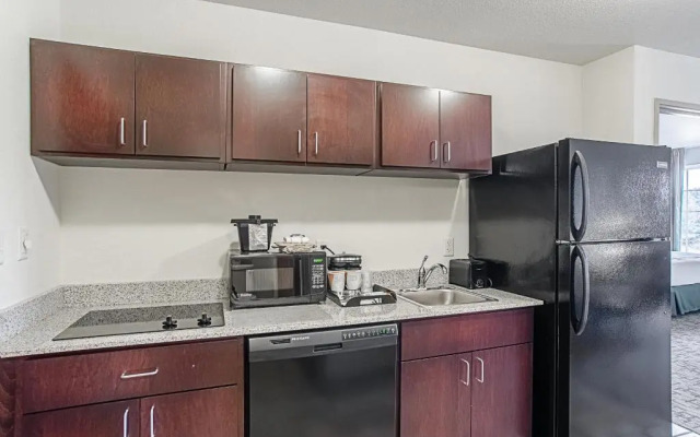 Cobblestone Inn & Suites - Guernsey