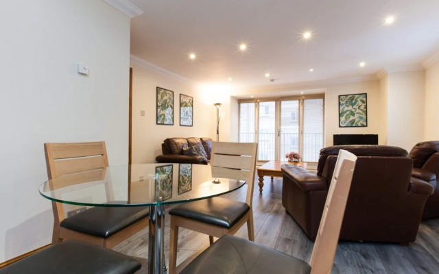 2 Bedroom Flat In Converted Distillery In Edinburgh