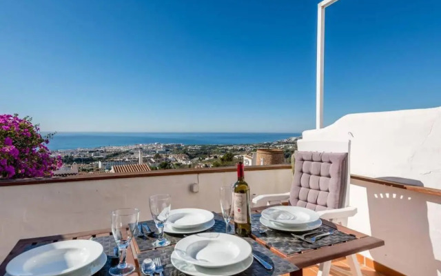 Bonito apartamento con preciosas vistas y piscina