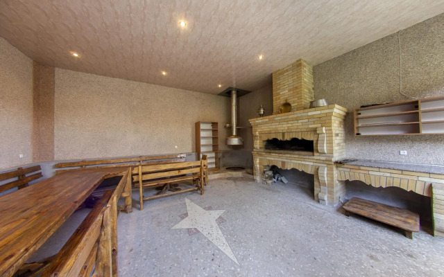Tsaghkadzor Inn (Tsaghkadzor Inn)