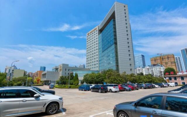 Yuntai Hotel