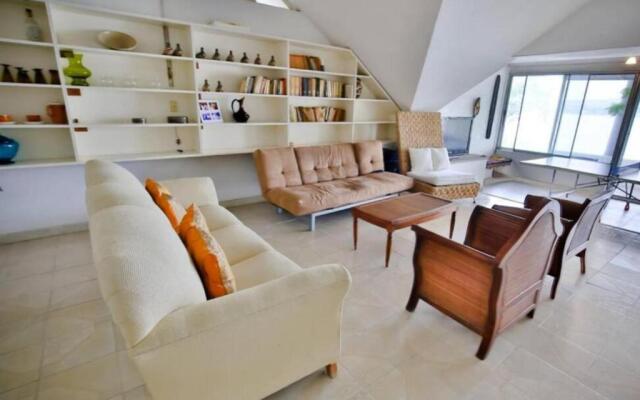7BR Impresionante Casa De LAGO Con Alberca