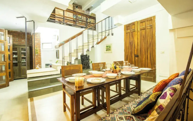 Opulent Antique 3br Villa in Gurugram