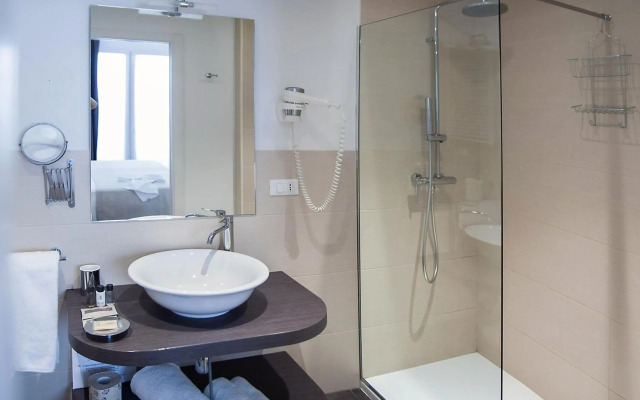 Studio Inn Centrale & Milano Urban Padel Hotel