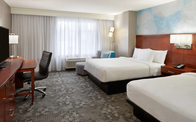 Courtyard by Marriott Downtown Ottawa