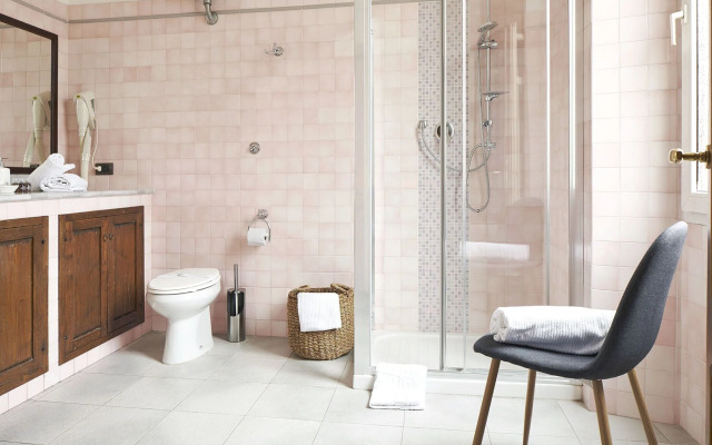 A Few Steps to The Duomo Majestic 5BD Apt