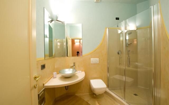 Piazza Azuni 18 Guest House