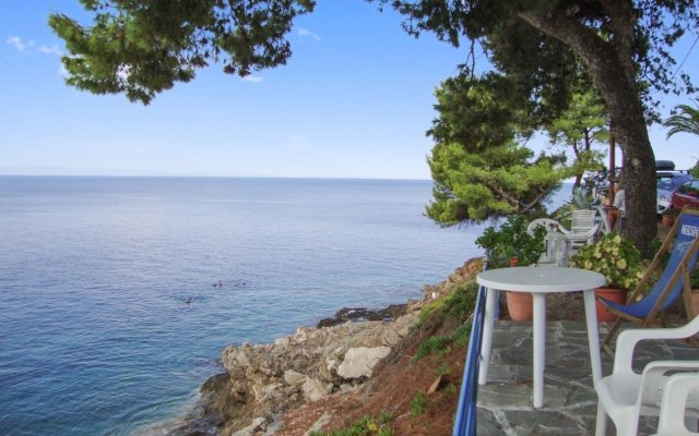 Family Friendly, 2 Bedroom Apartment In Neos Marmaras With Balcony And