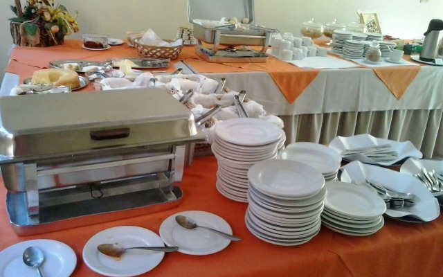 Oft Plaza Oeste Hotel