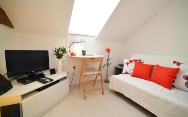 Studio apartment White