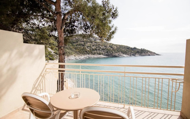 Bomo Tosca Beach Hotel