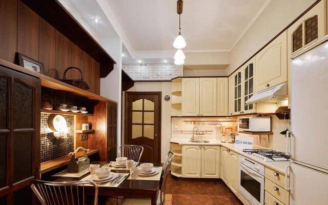 Горница на улице Алексея Толстого