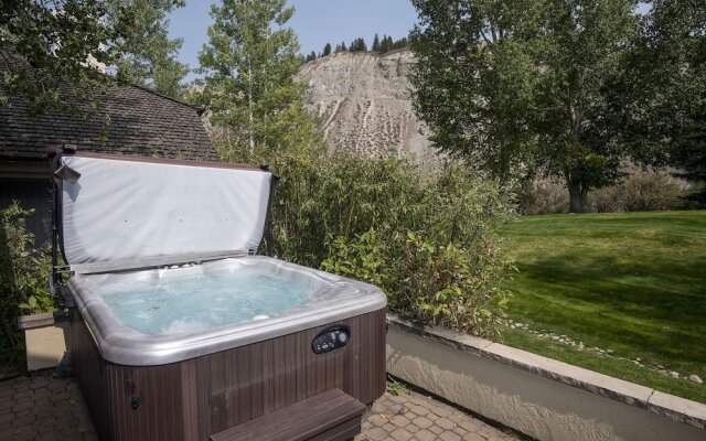 Enclave 158 4 Bedroom Home by RedAwning