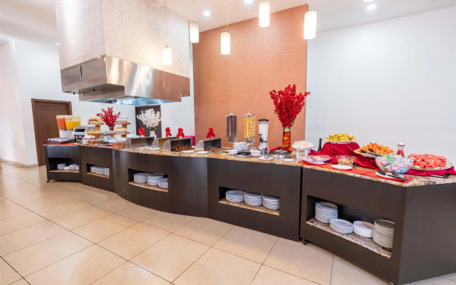 Best Western Las Mercedes Airport