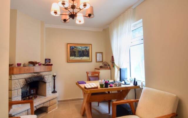 Sweet Home River Hotel