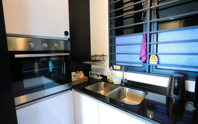MLH Deluxe Studio Suites @ Landmark Residence