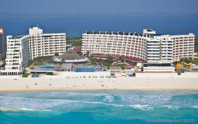 Crown Paradise Club Cancun All Inclusive