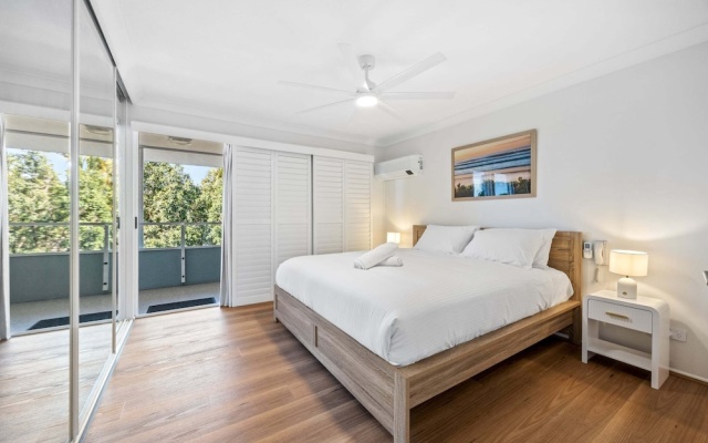 Stylish 4-bed Townhouse With Panoramic Ocean Views – Guest Rooms – Brisbane